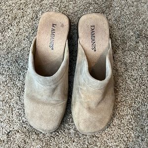 Damianis tan suede clogs